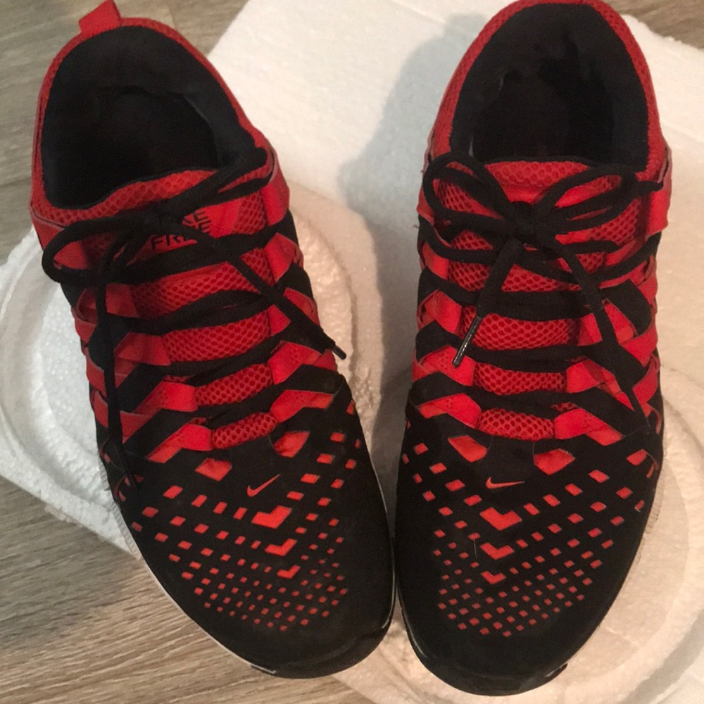 Nike shoes for men size 8.5 it’s in good condition